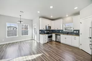 704 E Jefferson St, Waxahachie, TX 75165 - Photo 9