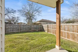 704 E Jefferson St, Waxahachie, TX 75165 - Photo 23