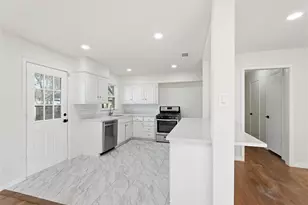 10833 Ruth Ann Dr, Dallas, TX 75228 - Photo 5