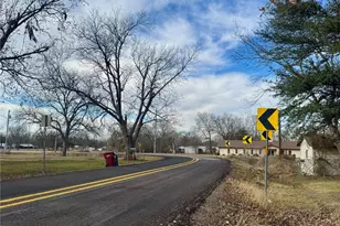 367 5th St, Deport, TX 75435 - Photo 15