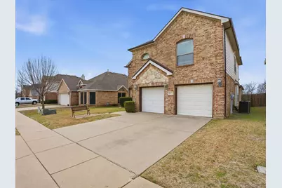 11200 Whispering Brook Lane, Fort Worth, TX 76140 - Photo 3