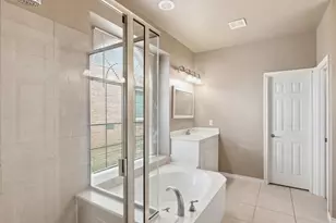 11200 Whispering Brook Ln, Fort Worth, TX 76140 - Photo 17