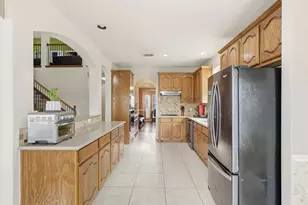 11200 Whispering Brook Ln, Fort Worth, TX 76140 - Photo 9