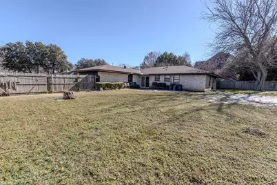 215 N Casa Grande Circle, Duncanville, TX 75116 - Photo 33