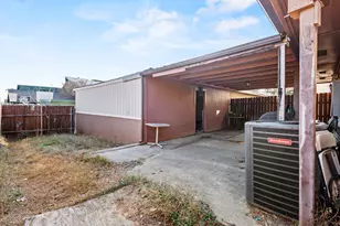 1402 S Carrier Pkwy, Grand Prairie, TX 75051 - Photo 21