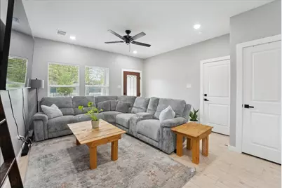 707 N Wilhite Street, Cleburne, TX 76031 - Photo 7