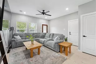 707 N Wilhite St, Cleburne, TX 76031 - Photo 7