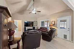 104 Blake St, Mabank, TX 75147 - Photo 9