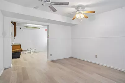 2105 W Shady Grove Road, Irving, TX 75060 - Photo 17