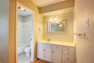 2717 Lucas Dr, Arlington, TX 76015 - Photo 21