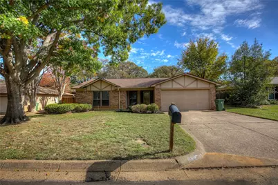 2717 Lucas Drive, Arlington, TX 76015 - Photo 3
