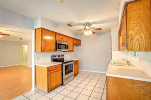 2717 Lucas Dr, Arlington, TX 76015 - Photo 11