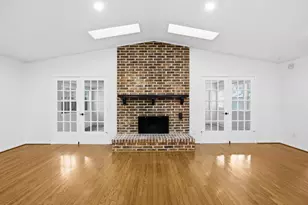 3838 Crestpark Dr, Farmers Branch, TX 75244 - Photo 15