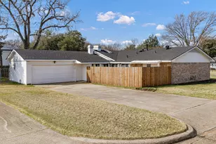 3838 Crestpark Dr, Farmers Branch, TX 75244 - Photo 3