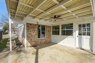 3838 Crestpark Dr, Farmers Branch, TX 75244 - Photo 9