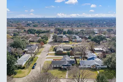 3838 Crestpark Drive, Farmers Branch, TX 75244 - Photo 11