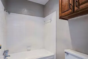 3122 Conflans Rd, Irving, TX 75061 - Photo 7