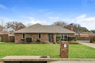 2002 Harwell St, Grapevine, TX 76051 - Photo 1