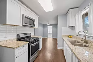 904 Treasure Rd, Garland, TX 75041 - Photo 13