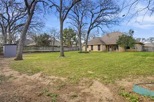 1312 Crows Nest Ct, Azle, TX 76020 - Photo 25