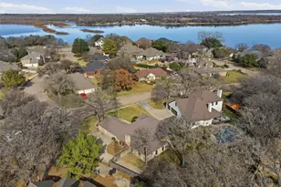 1312 Crows Nest Ct, Azle, TX 76020 - Photo 37