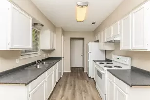 6421 Alta Vista Dr, Watauga, TX 76148 - Photo 11