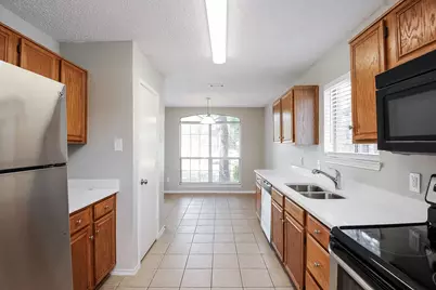 1113 Glen Creek Drive, Mansfield, TX 76063 - Photo 7