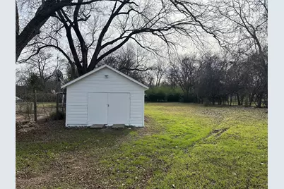 5808 Ellison Avenue, Haltom City, TX 76117 - Photo 17