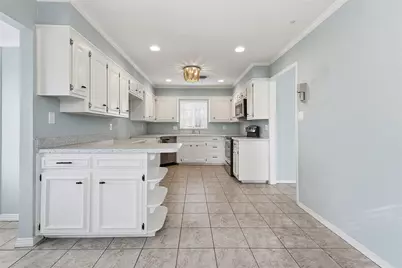 1901 Bluebird Avenue, Fort Worth, TX 76111 - Photo 9