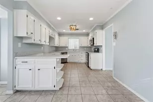 1901 Bluebird Ave, Fort Worth, TX 76111 - Photo 9