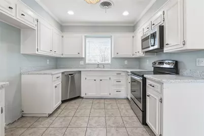 1901 Bluebird Avenue, Fort Worth, TX 76111 - Photo 11