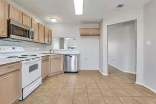 800 Ponselle Dr, Arlington, TX 76001 - Photo 3