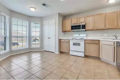 800 Ponselle Drive, Arlington, TX 76001 - Photo 13