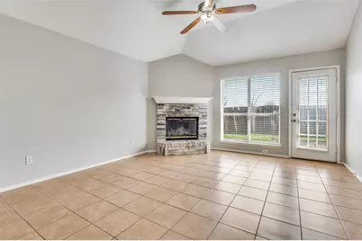 800 Ponselle Drive, Arlington, TX 76001 - Photo 7