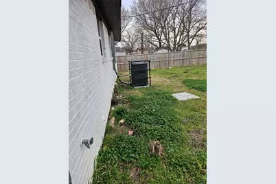 305 Deepwood Street, Dallas, TX 75217 - Photo 5