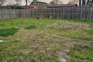 305 Deepwood St, Dallas, TX 75217 - Photo 3