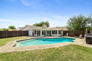 2113 Victoria Rd, Carrollton, TX 75007 - Photo 17