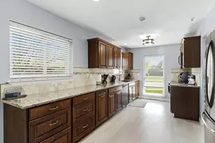 2113 Victoria Rd, Carrollton, TX 75007 - Photo 7