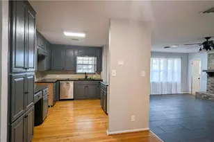 1122 W 6th St, McGregor, TX 76657 - Photo 7