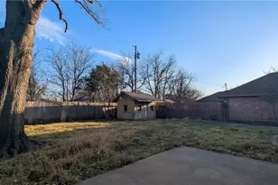 1122 W 6th St, McGregor, TX 76657 - Photo 31