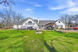 111 Lone Star Dr, Gainesville, TX 76240 - Photo 5