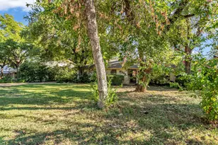 2972 Maydelle Ln, Farmers Branch, TX 75234 - Photo 5