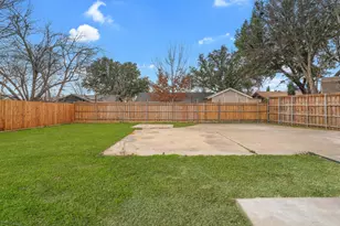 2000 Knollwood Ln, Carrollton, TX 75006 - Photo 11