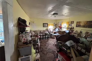 230 N Elm Ave, Munday, TX 76371 - Photo 5