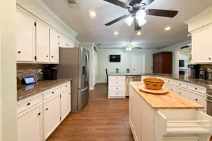 1529 E Windsor Dr, Denton, TX 76209 - Photo 7