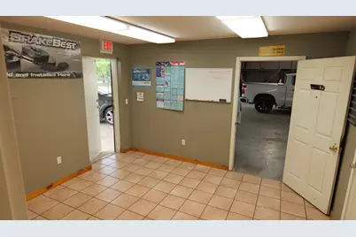 1301 E Henderson Street, Cleburne, TX 76031 - Photo 11