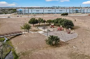 3836 O B Crowe Dr, Dallas, TX 75227 - Photo 39