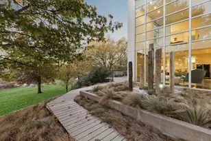 51 Vanguard Way, Dallas, TX 75243 - Photo 37