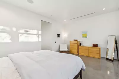 51 Vanguard Way, Dallas, TX 75243 - Photo 21