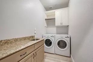 223 Wood St, Grapevine, TX 76051 - Photo 33